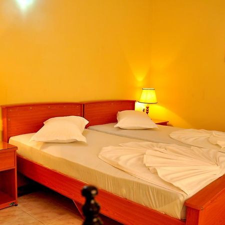 French Garden Tourist Rest Hotel Holambra Exterior foto